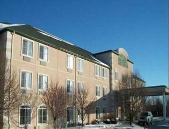 Baymont Inn and Suites DeKalb1