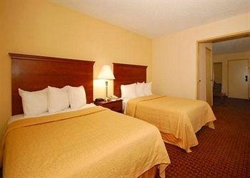 Quality Suites Wolfchase1