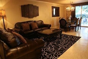 San Joaquin Hotel1