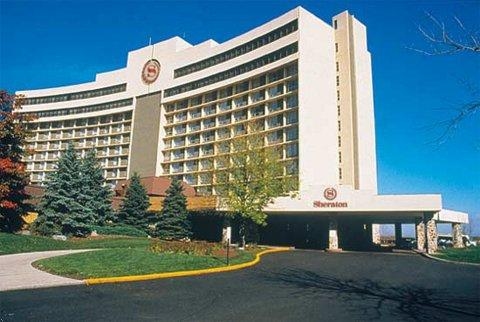 Sheraton Chicago Northwest0