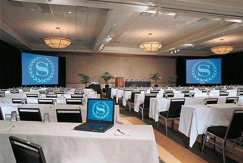 Sheraton Chicago Northwest4