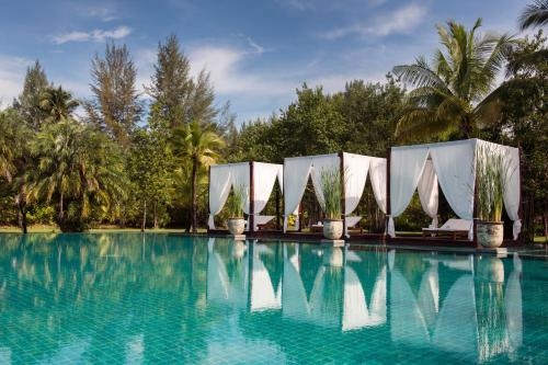 เดอะ ซาโรจิน (The Sarojin)0
