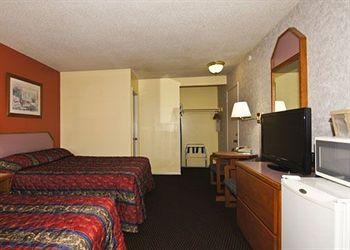 Rodeway Inn2