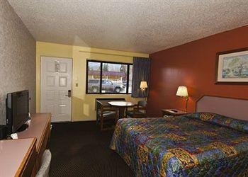 Rodeway Inn1