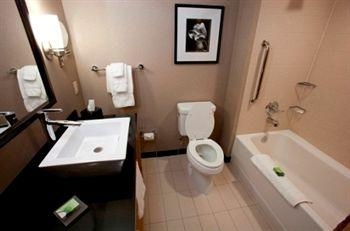 Cambria Suites Pittsburgh At Consol Energy Center3