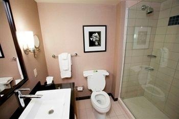 Cambria Suites Pittsburgh At Consol Energy Center2