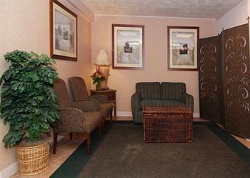 Quality Inn University Center4