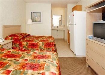 Rodeway Inn3