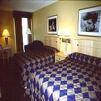 Elvis Presleys Heartbreak Hotel3