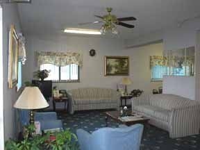 Econo Lodge4