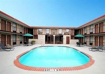 Quality Inn2