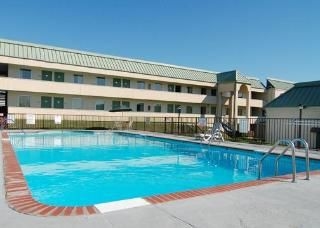 Econo Lodge2