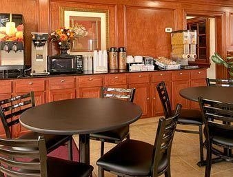 Super 8 Downtown Airport Area4