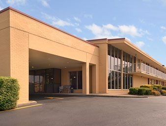 Super 8 Downtown Airport Area0