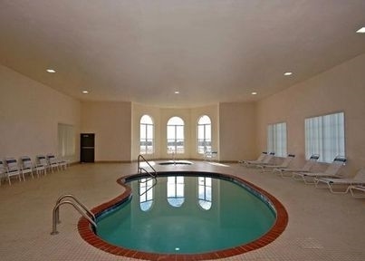 Comfort Suites University4