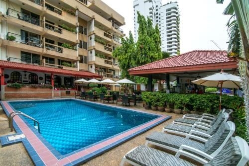 สเตเบิล ลอดจ์ (Stable Lodge)1