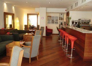 โรงเเรม ทรัพย์ศิริ (Subsiri Hotel)0