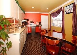 Rodeway Inn4