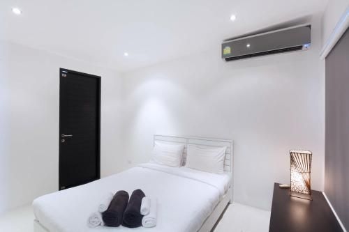 Sunset Plaza Serviced Apartments by RESAVA3