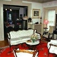 Arlington Inn2
