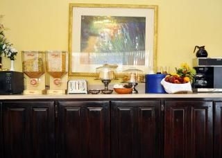 Rodeway Inn Emporia Inn2