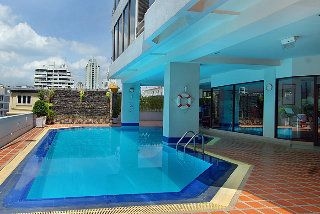โรงแรมไทปัน (Tai-Pan Hotel)0