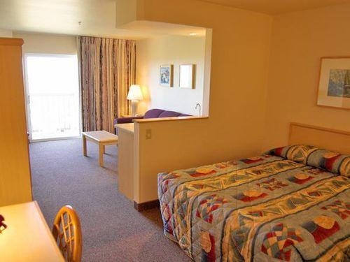Best Western Lighthouse Suites Inn3