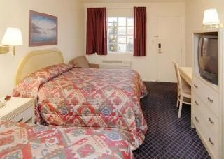 Econo Lodge1