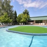 Howard Johnson Plaza Hotel4