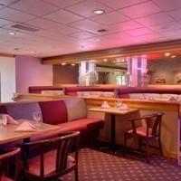Howard Johnson Plaza Hotel3