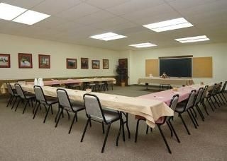 Econo Lodge3