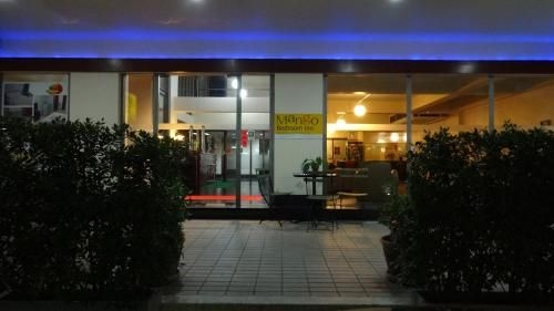 แมงโก เบดรูม อินน์ (Mango Bedroom Inn)1