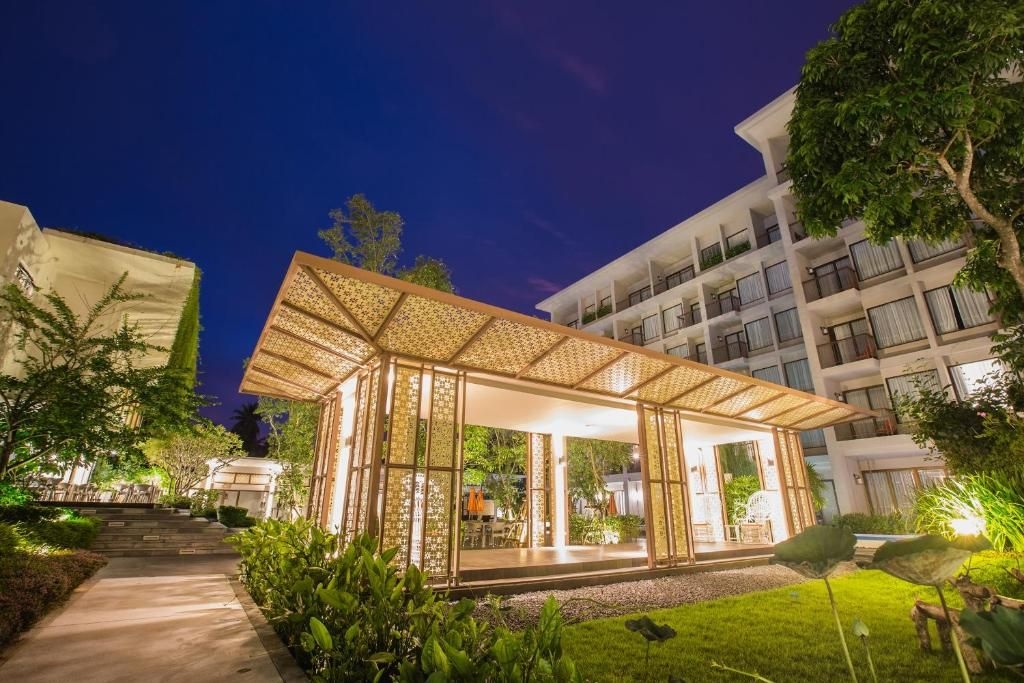 Proud Phuket2