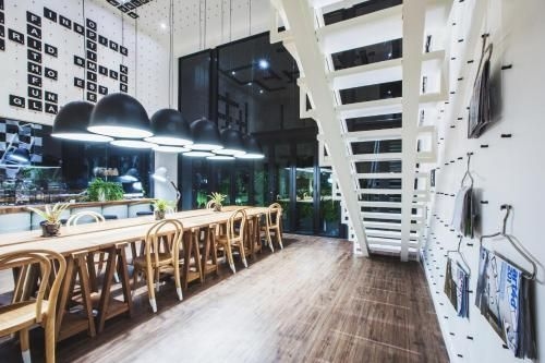 บลู มังกี้ ฮับ แอนด์ โฮเทล ภูเก็ต (Blu Monkey Hub and Hotel Phuket)2