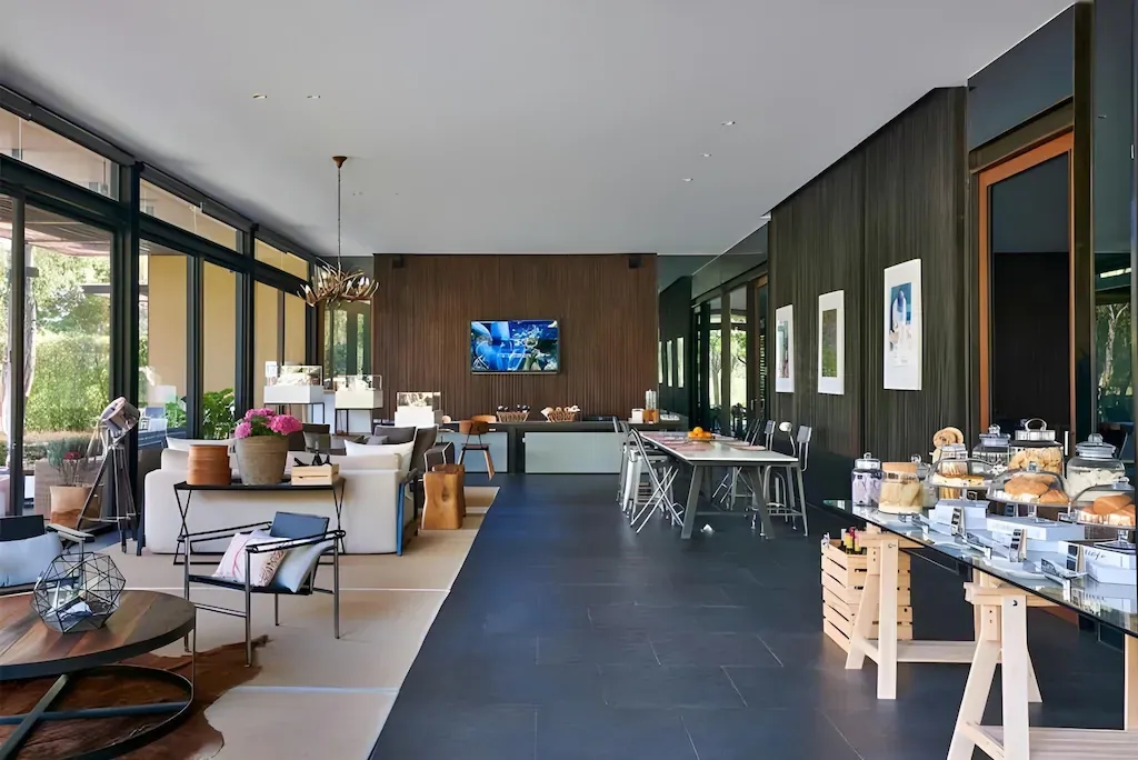 อัตตา เลคไซด์ รีสอร์ท สวีท (Atta Lakeside Resort Suite)2