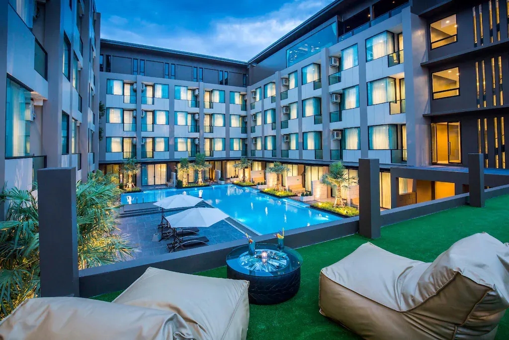 เดอะ คริสตัล โฮเทล บุรีรัมย์ (The Crystal Hotel Buriram)1