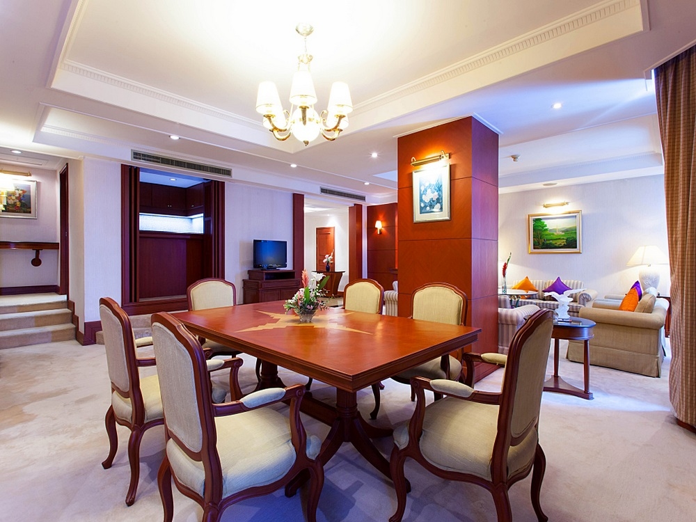 เอ็คเซคคิวทีฟ คลับ แอท วินด์เซอร์ (Executive Club at Windsor)2