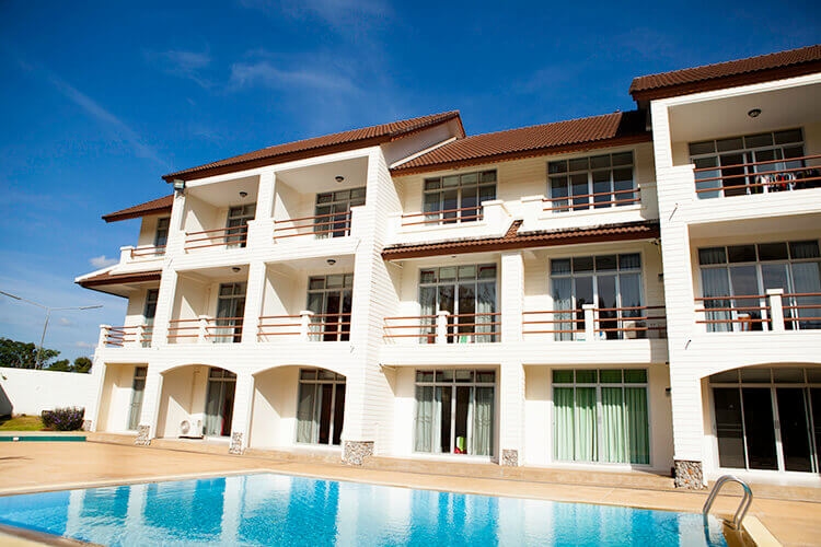 เซอร์เจมส์ รีสอร์ท (Sir James Resort)1