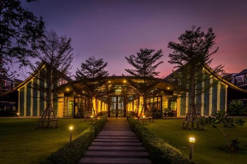 โรงแรมบางแสน เฮอริเทจ (Bangsaen Heritage Hotel)1