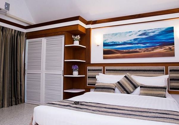 โรงแรม ปราสาท ฮาวเชาว์ บีช รีสอร์ท (Castle Howchow Beach Resort Hotel)3