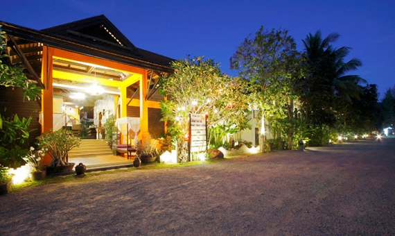 Hive Khaolak Beach Resort0