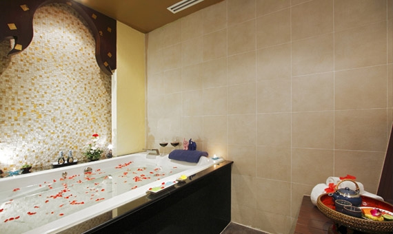 Hive Khaolak Beach Resort4