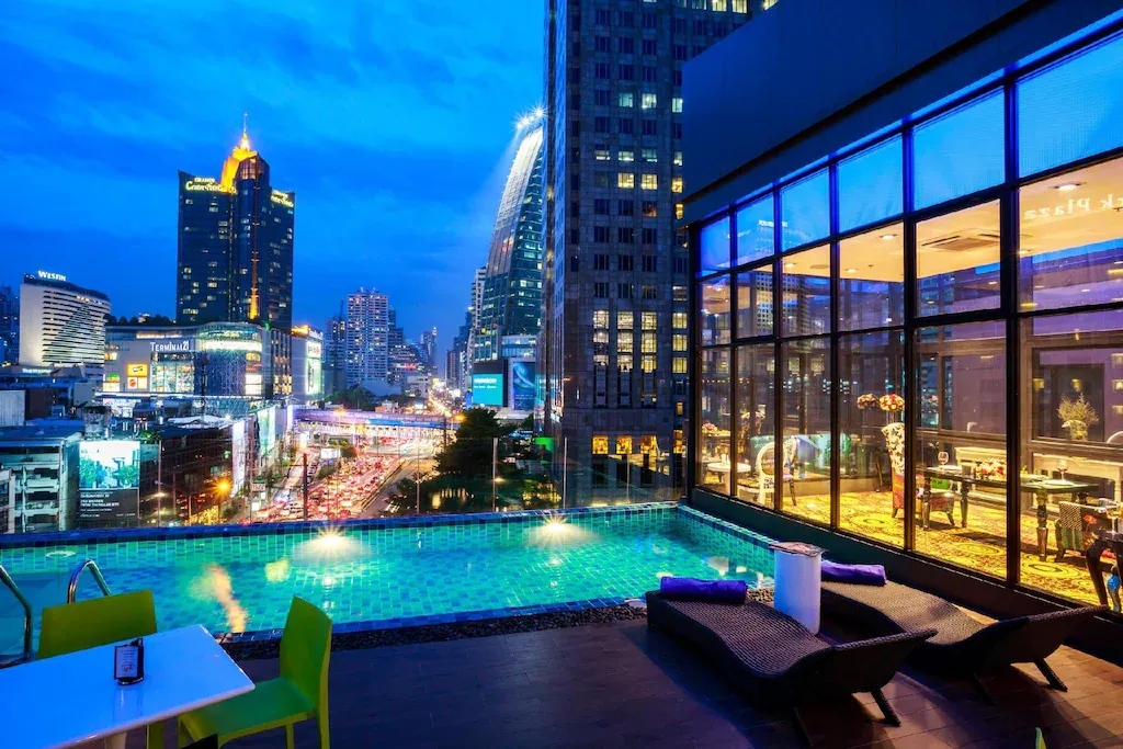 โรงแรมโคลเวอร์ อโศก กรุงเทพฯ (Hotel Clover Asoke)1