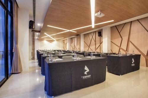 เดอะ เซนส์ บูทิก โฮเทล (The Zense Boutique Hotel)3