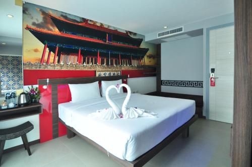 โรงแรมดิ เอม ป่าตอง (The Aim Patong Hotel)4