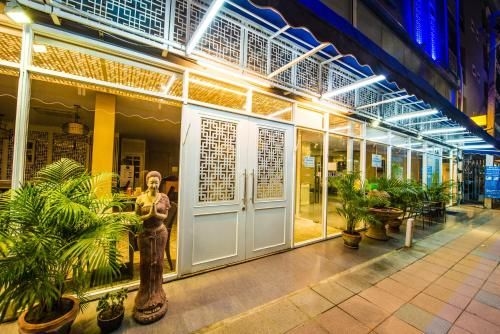 โรงแรมชิโน เมซอง (Sino Maison Hotel)1