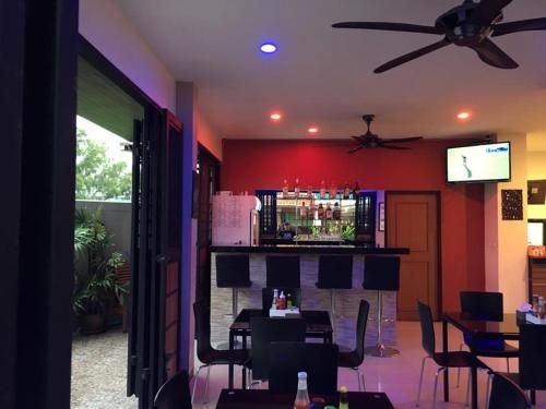 โรงแรมป่าตอง 5 (Patong V Hotel)4