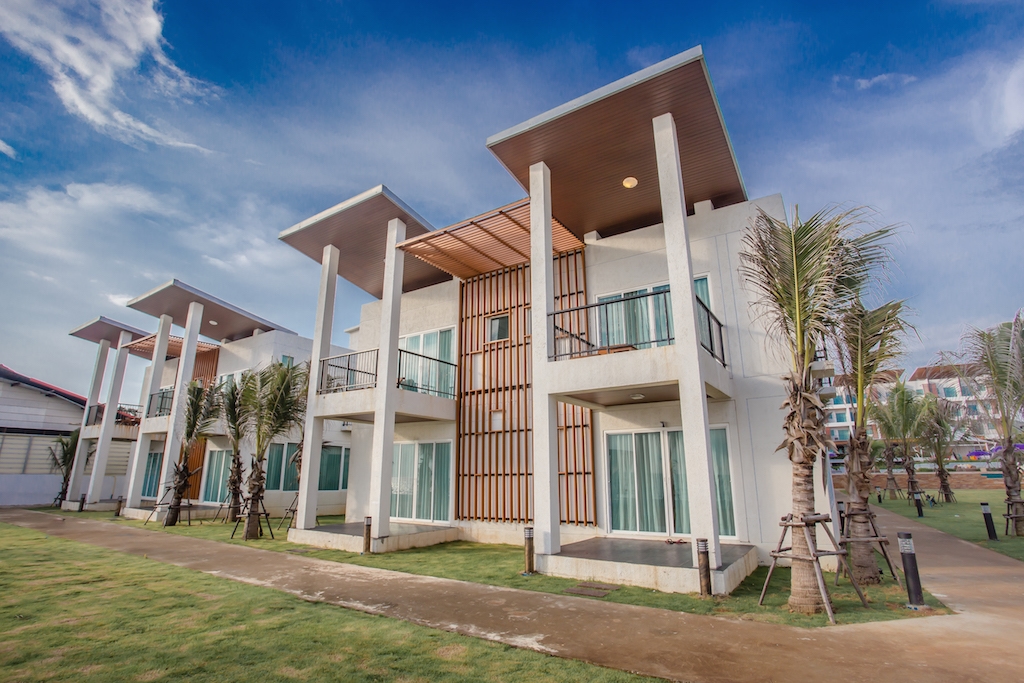 โรงแรมเซนต์ โทรเปซ บีช รีสอร์ท (Saint Tropez Beach Resort Hotel)0