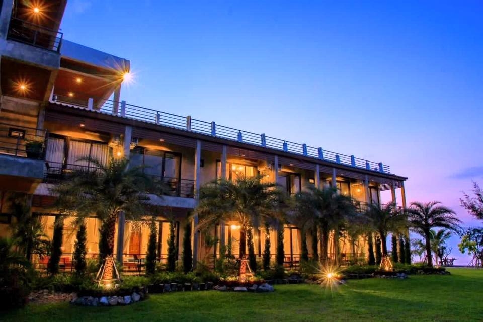 วินดี้ ซีวิว รีสอร์ต (Windy Seaview Resort)1