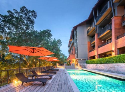 โรงแรมริมน้ำกลางจันทร์ (Rimnaam Klangchan Hotel)1